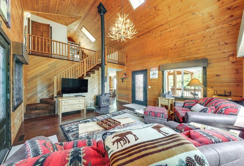 Cabin Near Lake Pend Oreille & Dtwn Sandpoint