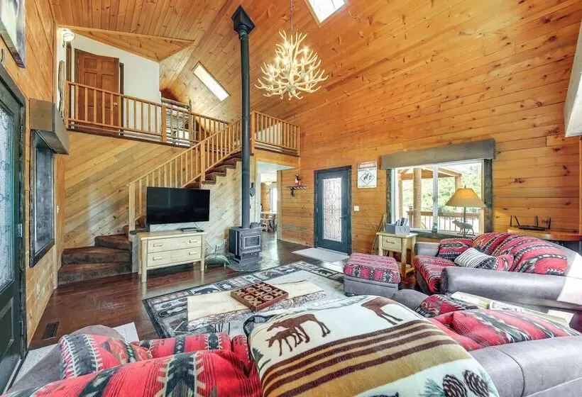 Cabin Near Lake Pend Oreille & Dtwn Sandpoint