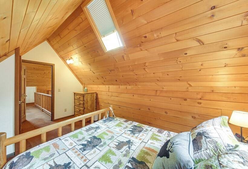 Cabin Near Lake Pend Oreille & Dtwn Sandpoint