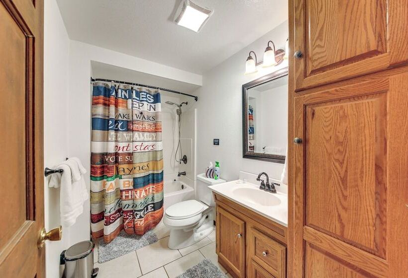 Cabin Near Lake Pend Oreille & Dtwn Sandpoint