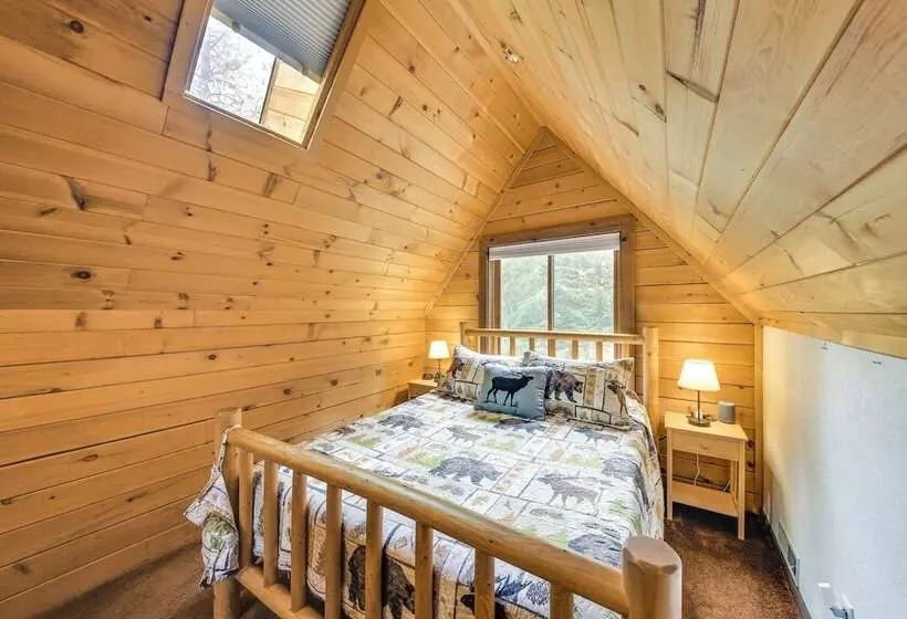 Cabin Near Lake Pend Oreille & Dtwn Sandpoint