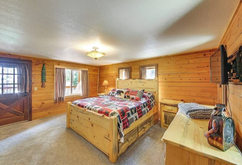 Cabin Near Lake Pend Oreille & Dtwn Sandpoint