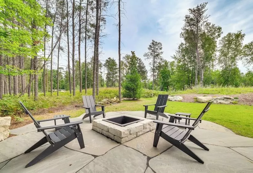 Cottage On Crooked River W/ Dock + Slip!
