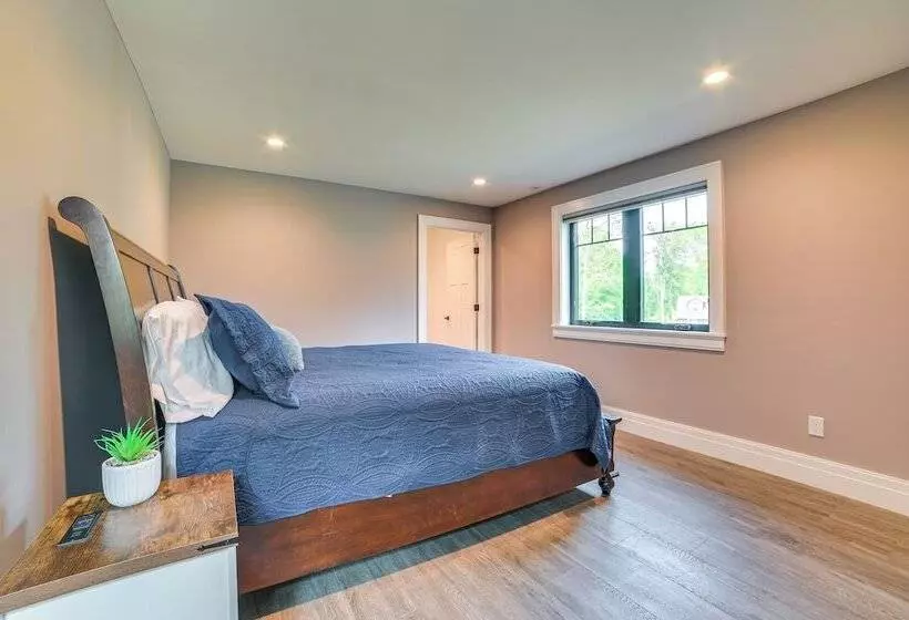 Cottage On Crooked River W/ Dock + Slip!