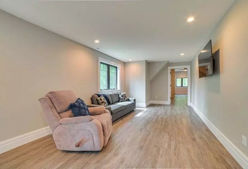 Cottage On Crooked River W/ Dock + Slip!