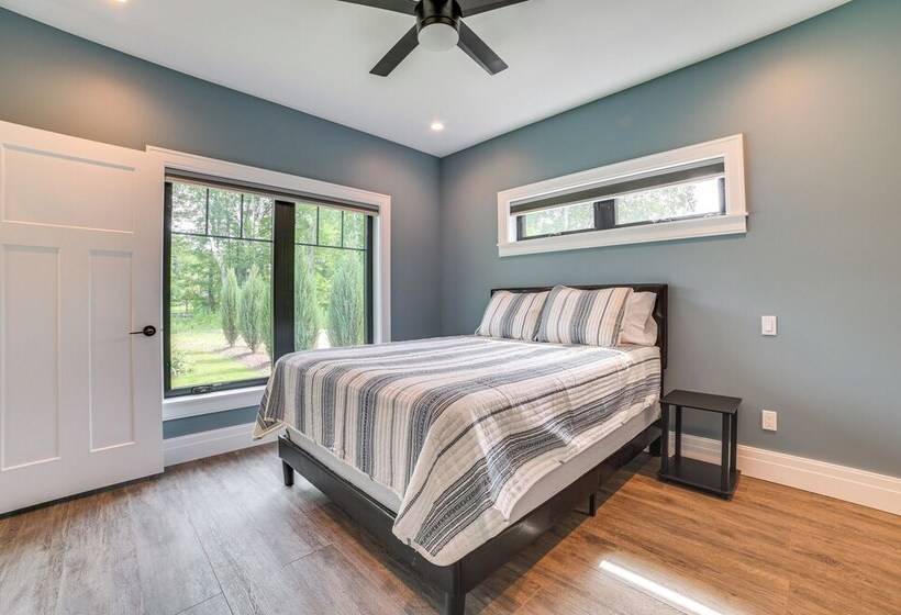 Cottage On Crooked River W/ Dock + Slip!