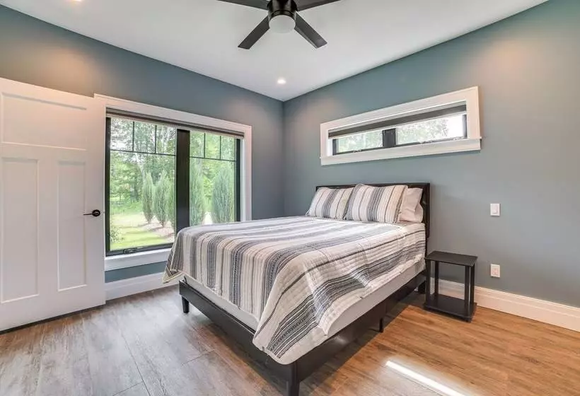 Cottage On Crooked River W/ Dock + Slip!