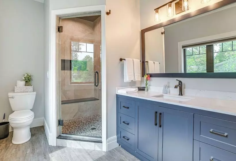 Cottage On Crooked River W/ Dock + Slip!