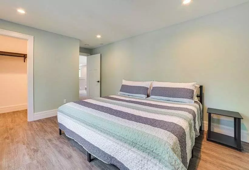 Cottage On Crooked River W/ Dock + Slip!