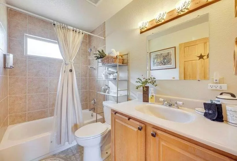 Lakefront Divide Cabin W/ Game Room!