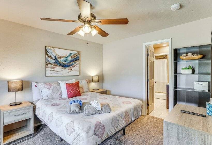 4 Mi To Museum Of The Great Plains: Lawton Home!