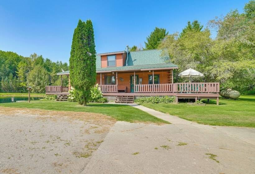 Michigan Cabin W/ On Site Fishing Pond & Deck