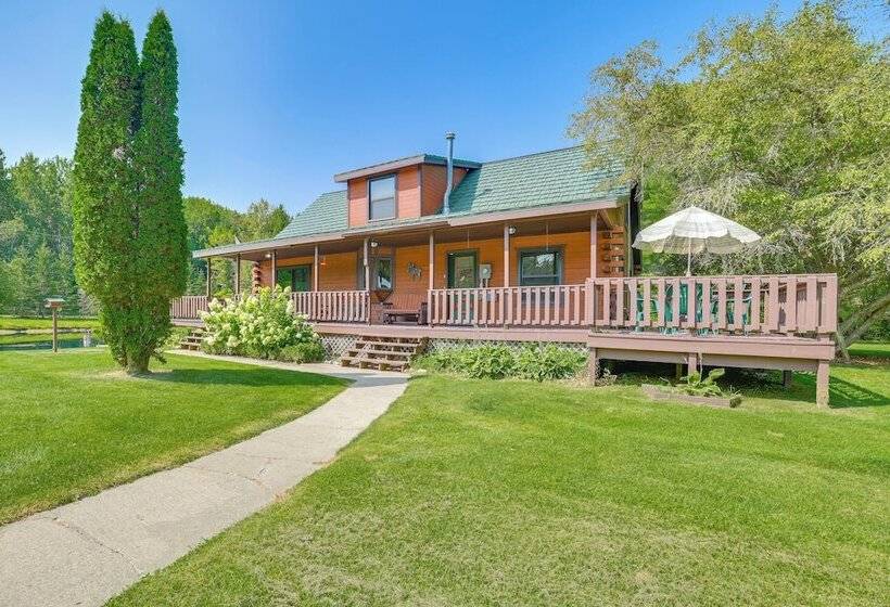 Michigan Cabin W/ On Site Fishing Pond & Deck