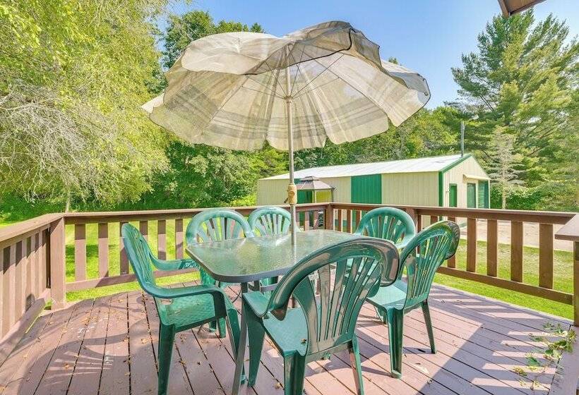 Michigan Cabin W/ On Site Fishing Pond & Deck