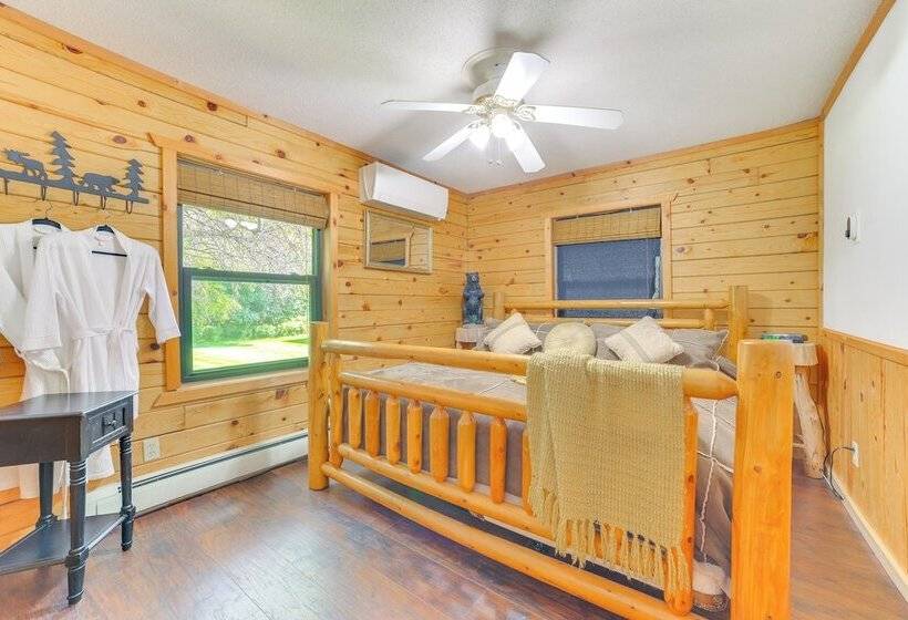 Michigan Cabin W/ On Site Fishing Pond & Deck