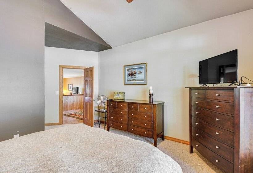 Minnesota Family Home On Sibley Lake!