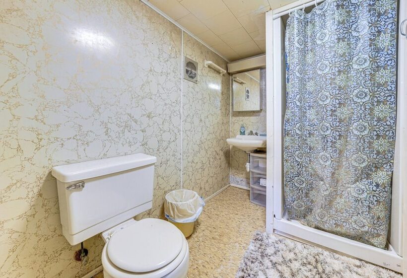 Ottawa Home W/ Porch, Near Starved Rock State Park