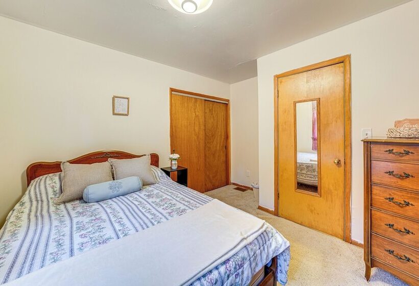 Ottawa Home W/ Porch, Near Starved Rock State Park