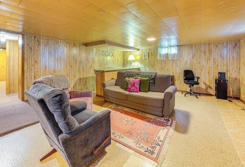 Ottawa Home W/ Porch, Near Starved Rock State Park