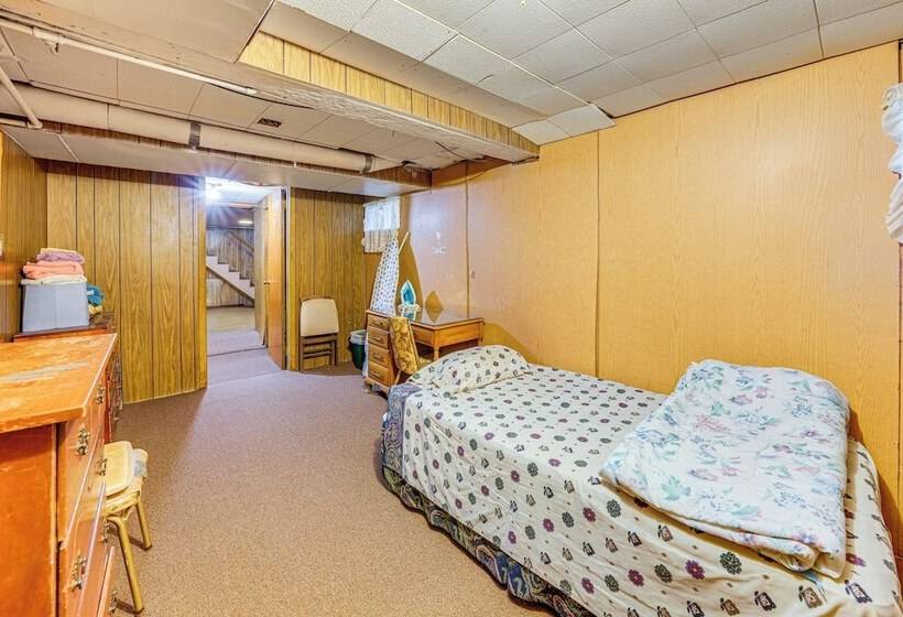 Ottawa Home W/ Porch, Near Starved Rock State Park