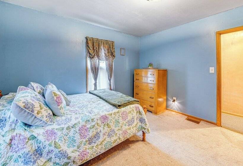 Ottawa Home W/ Porch, Near Starved Rock State Park