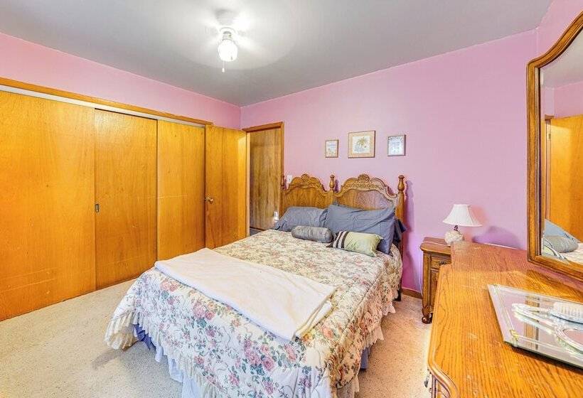 Ottawa Home W/ Porch, Near Starved Rock State Park