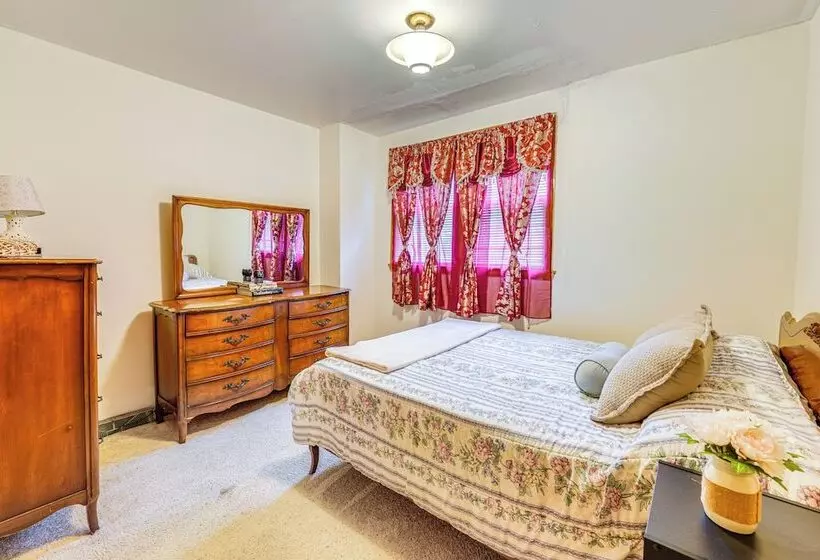 Ottawa Home W/ Porch, Near Starved Rock State Park
