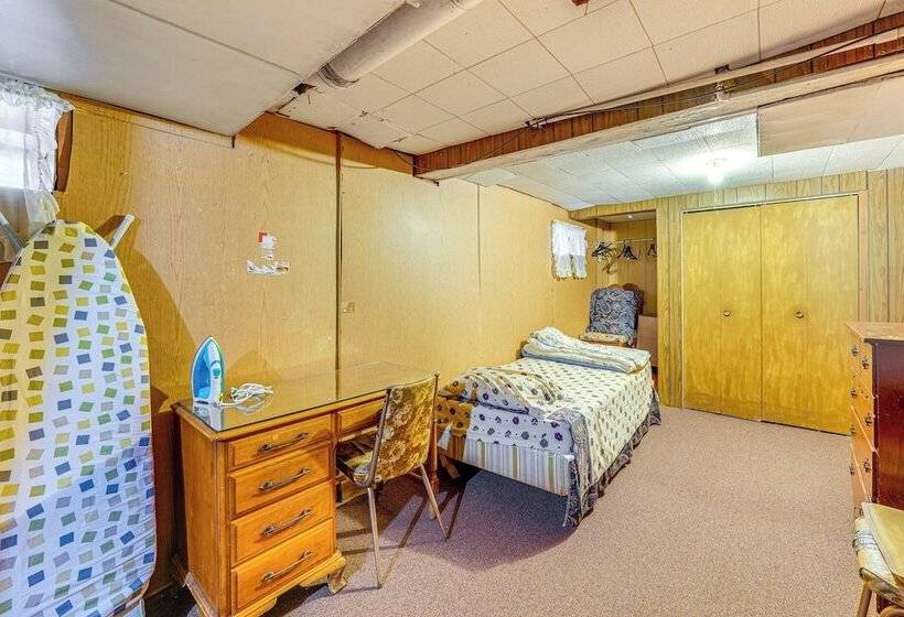 Ottawa Home W/ Porch, Near Starved Rock State Park