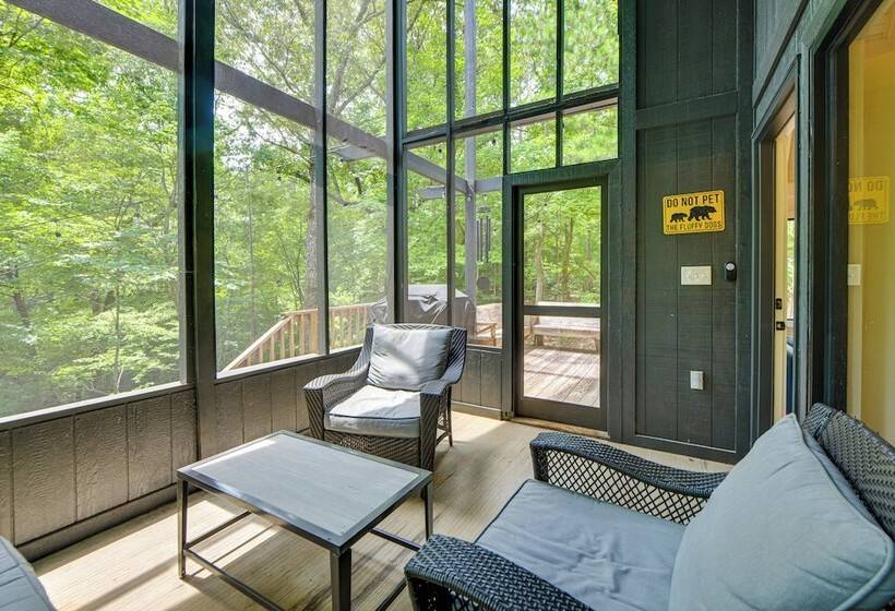 Screened Porch: Pet Friendly Dadeville Cabin!