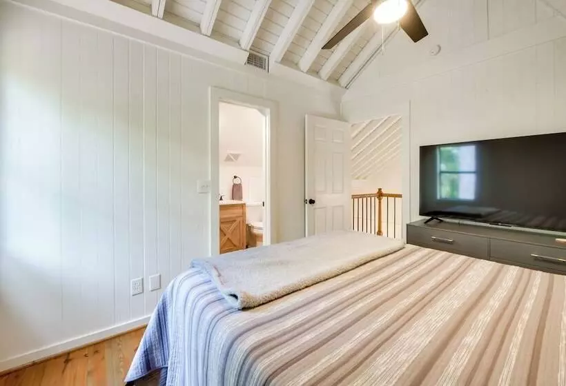 Screened Porch: Pet Friendly Dadeville Cabin!