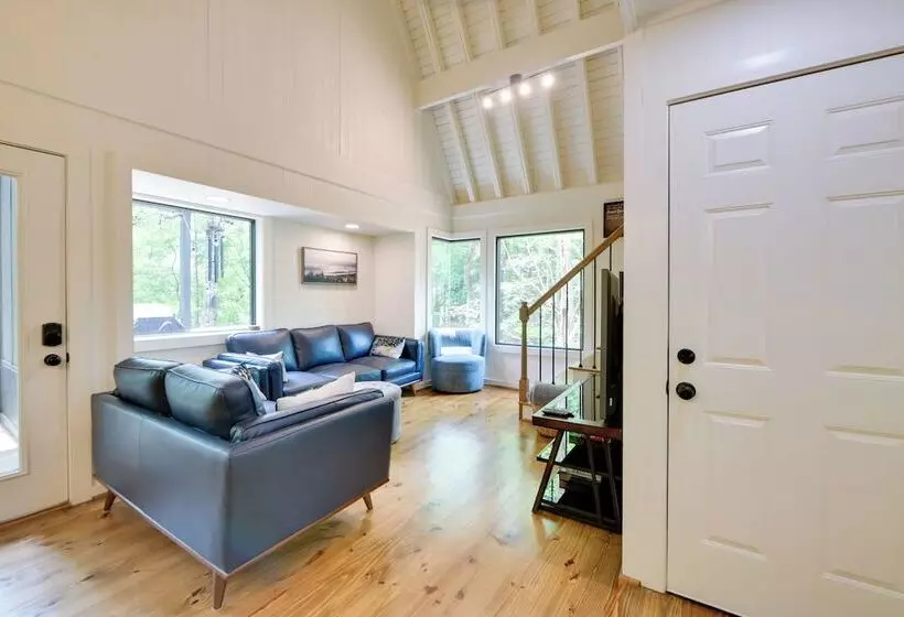 Screened Porch: Pet Friendly Dadeville Cabin!