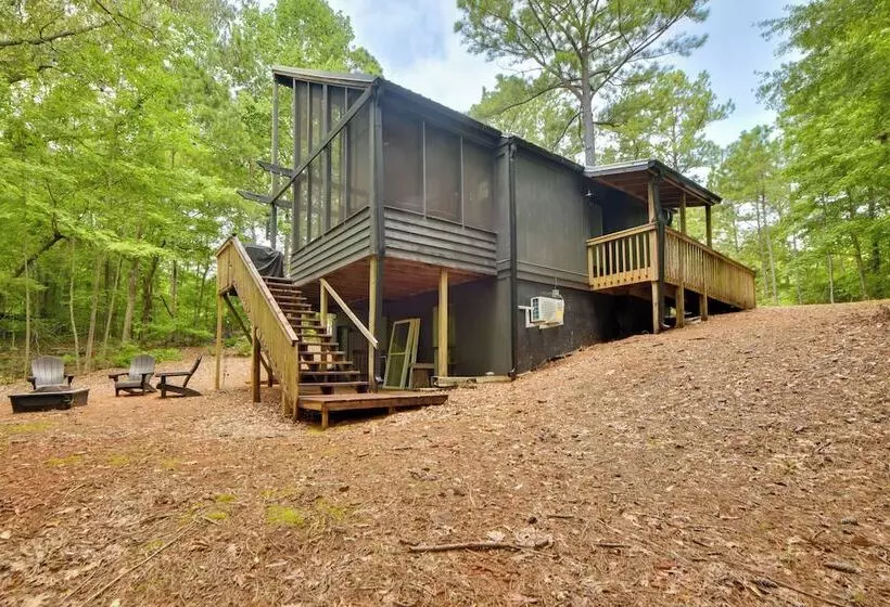Screened Porch: Pet Friendly Dadeville Cabin!