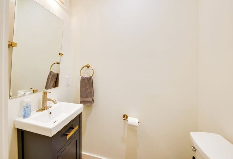 Screened Porch: Pet Friendly Dadeville Cabin!