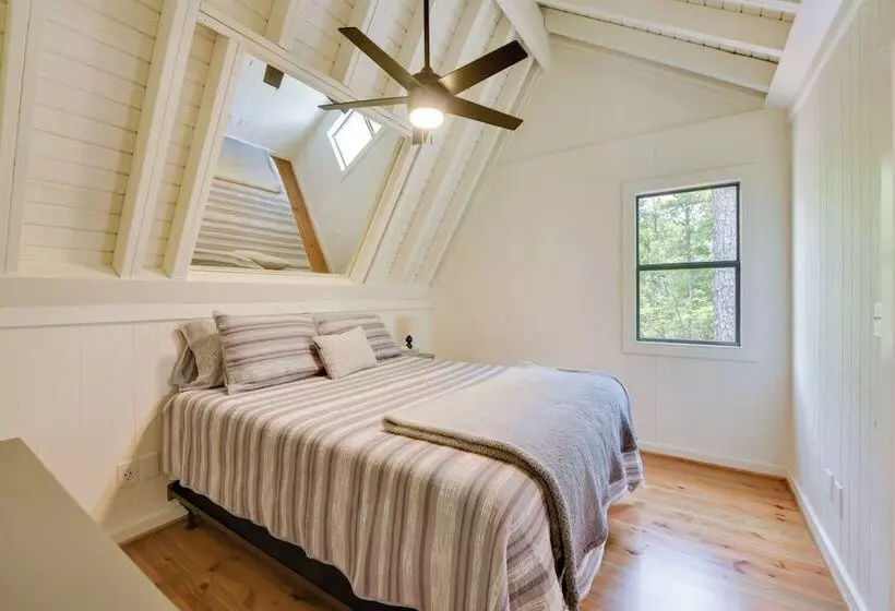 Screened Porch: Pet Friendly Dadeville Cabin!