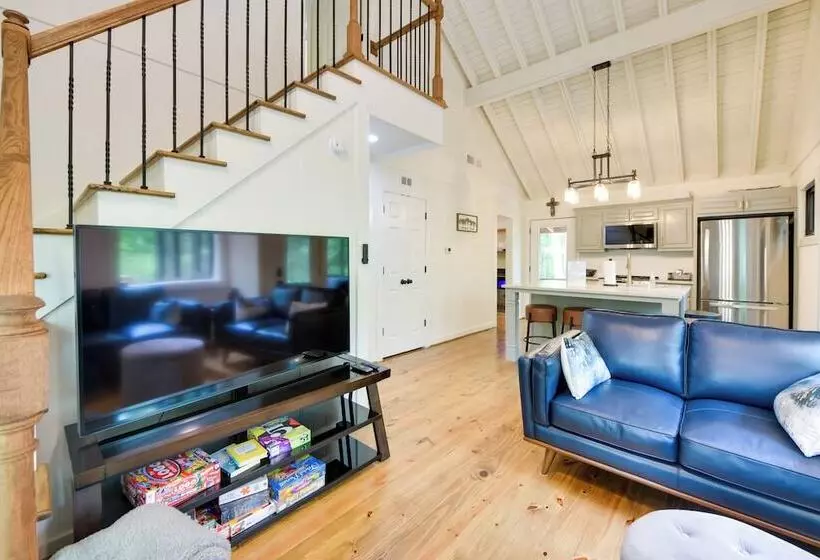 Screened Porch: Pet Friendly Dadeville Cabin!