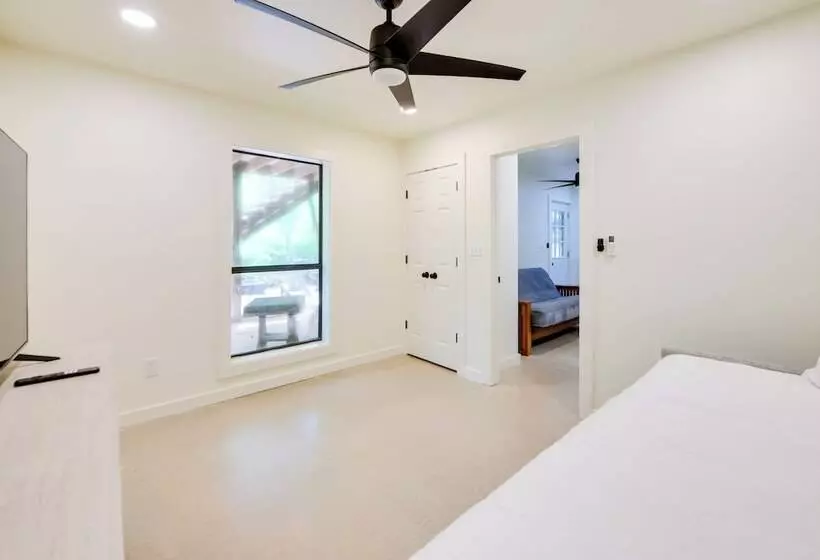 Screened Porch: Pet Friendly Dadeville Cabin!