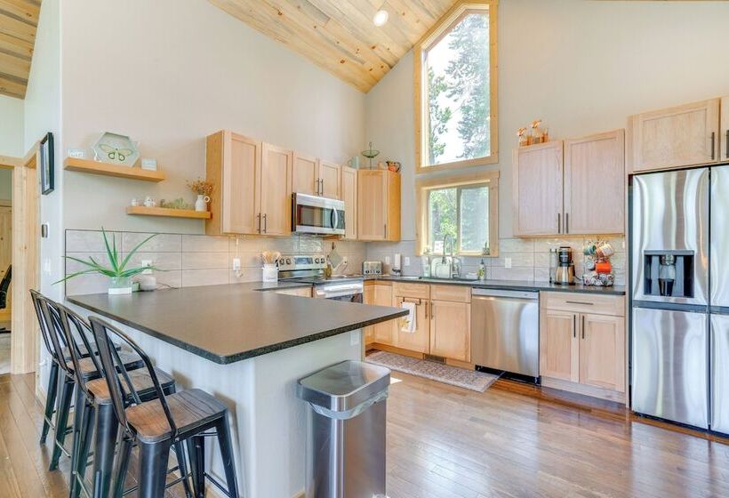 24 0082 Fairplay Cabin: Hike, Fish, Ski!