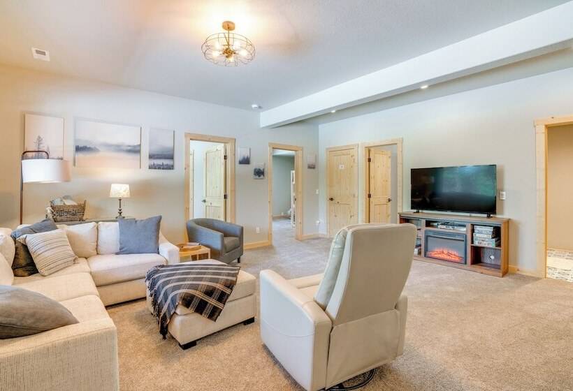 24 0082 Fairplay Cabin: Hike, Fish, Ski!