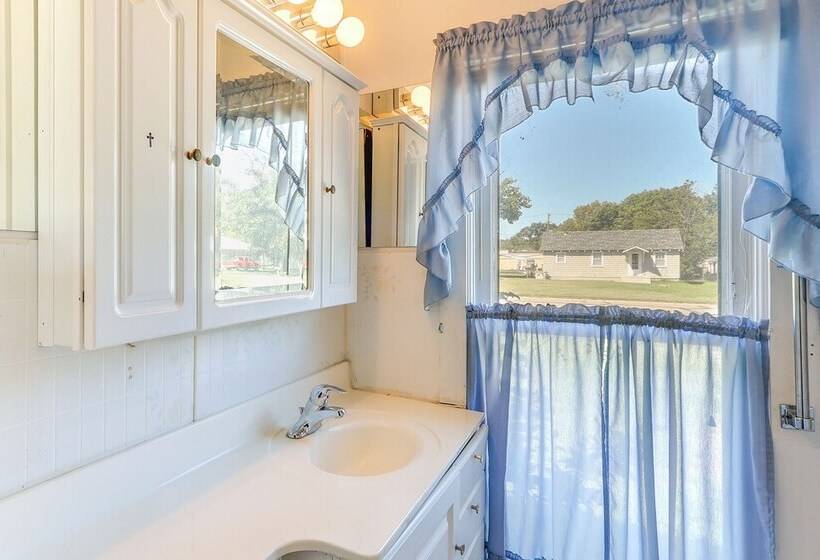 Sterling Home W/ Patio & Grill: 1 Mi To College!