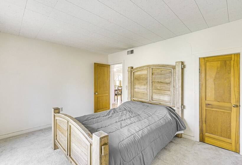 Sterling Home W/ Patio & Grill: 1 Mi To College!