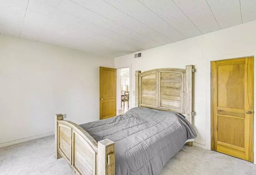 Sterling Home W/ Patio & Grill: 1 Mi To College!