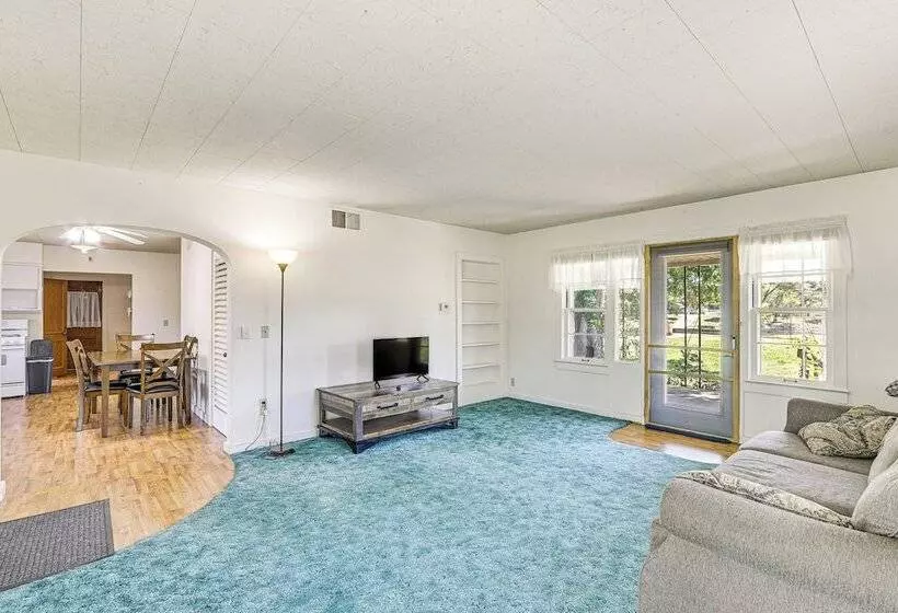 Sterling Home W/ Patio & Grill: 1 Mi To College!