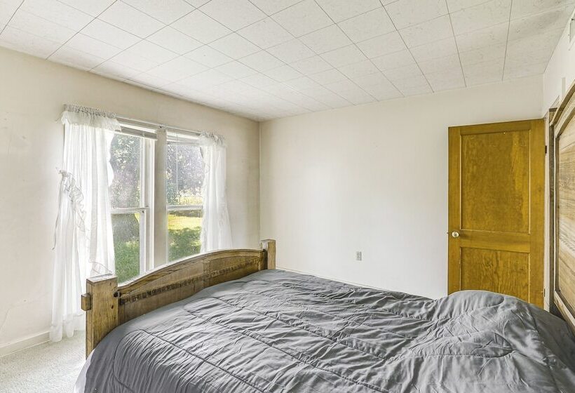 Sterling Home W/ Patio & Grill: 1 Mi To College!