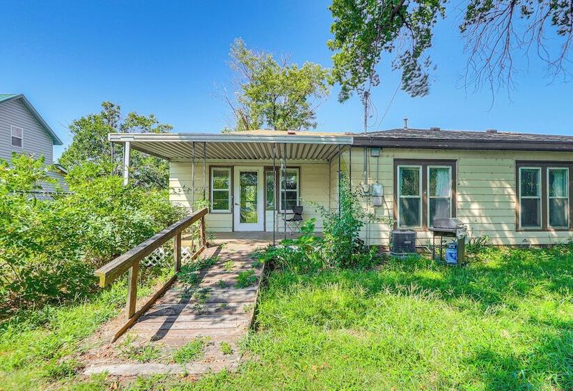 Sterling Home W/ Patio & Grill: 1 Mi To College!