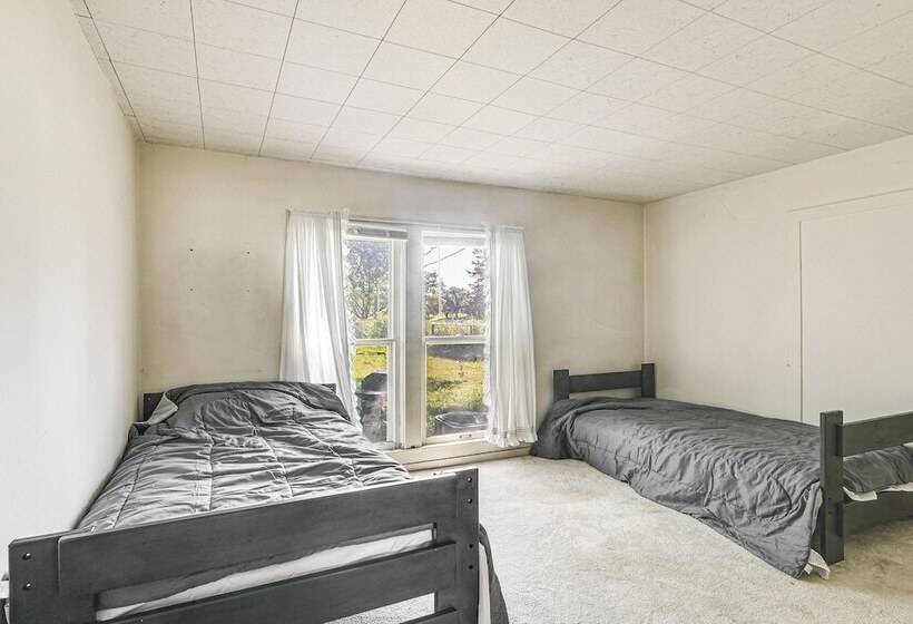 Sterling Home W/ Patio & Grill: 1 Mi To College!