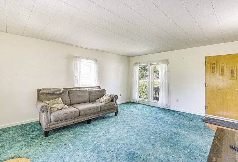 Sterling Home W/ Patio & Grill: 1 Mi To College!