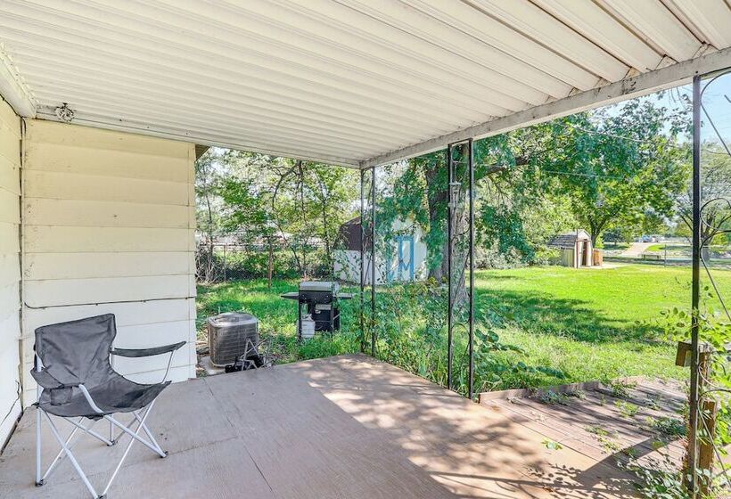 Sterling Home W/ Patio & Grill: 1 Mi To College!