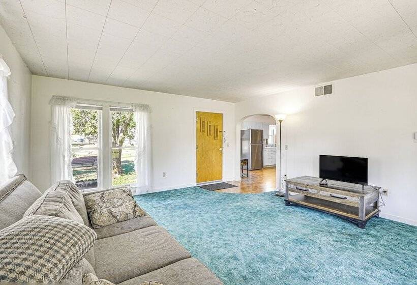 Sterling Home W/ Patio & Grill: 1 Mi To College!