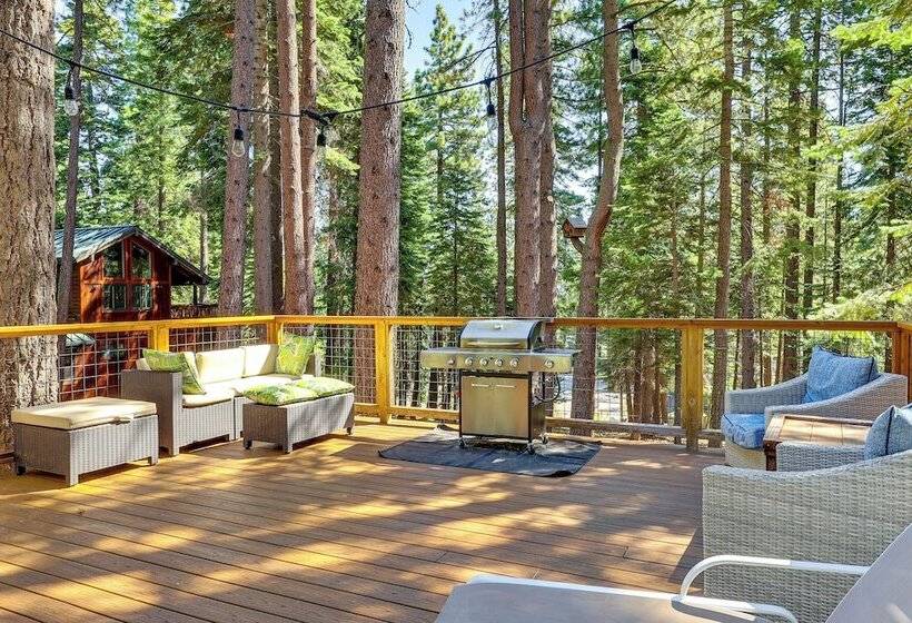 1 Mi To Beach: Tahoe City Retreat W/ Game Room