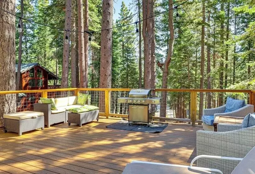 1 Mi To Beach: Tahoe City Retreat W/ Game Room